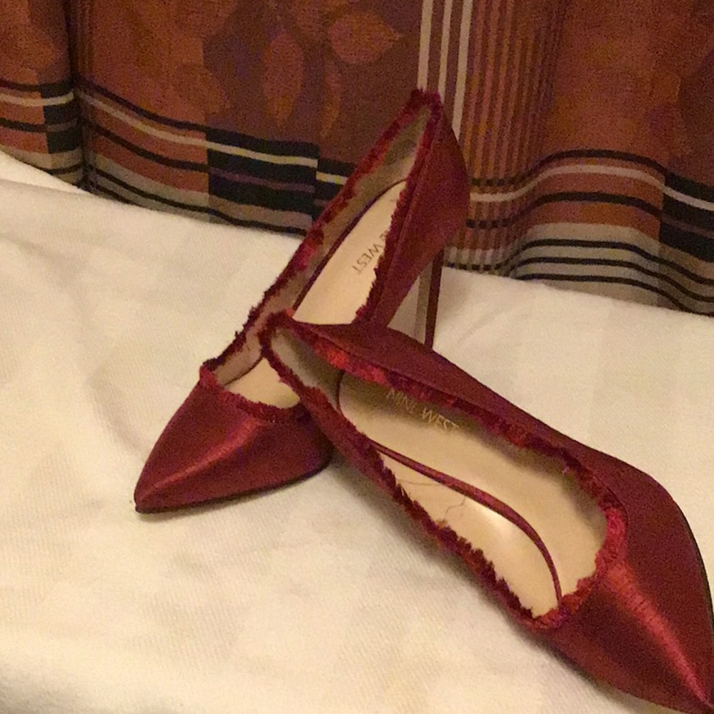 Shoes - Picture 5 of 7